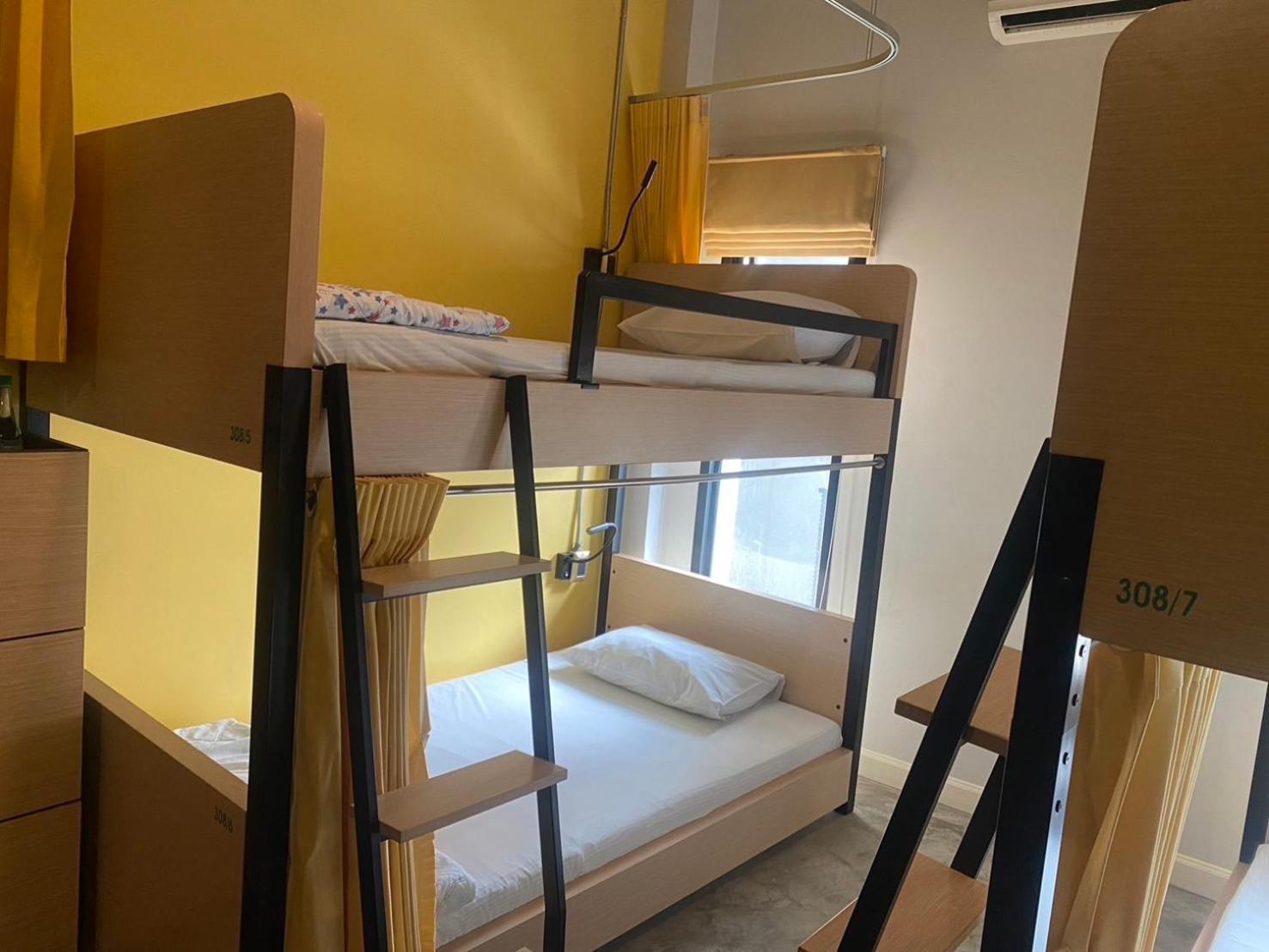 Bed@Town Hostel Bangkok Exterior photo