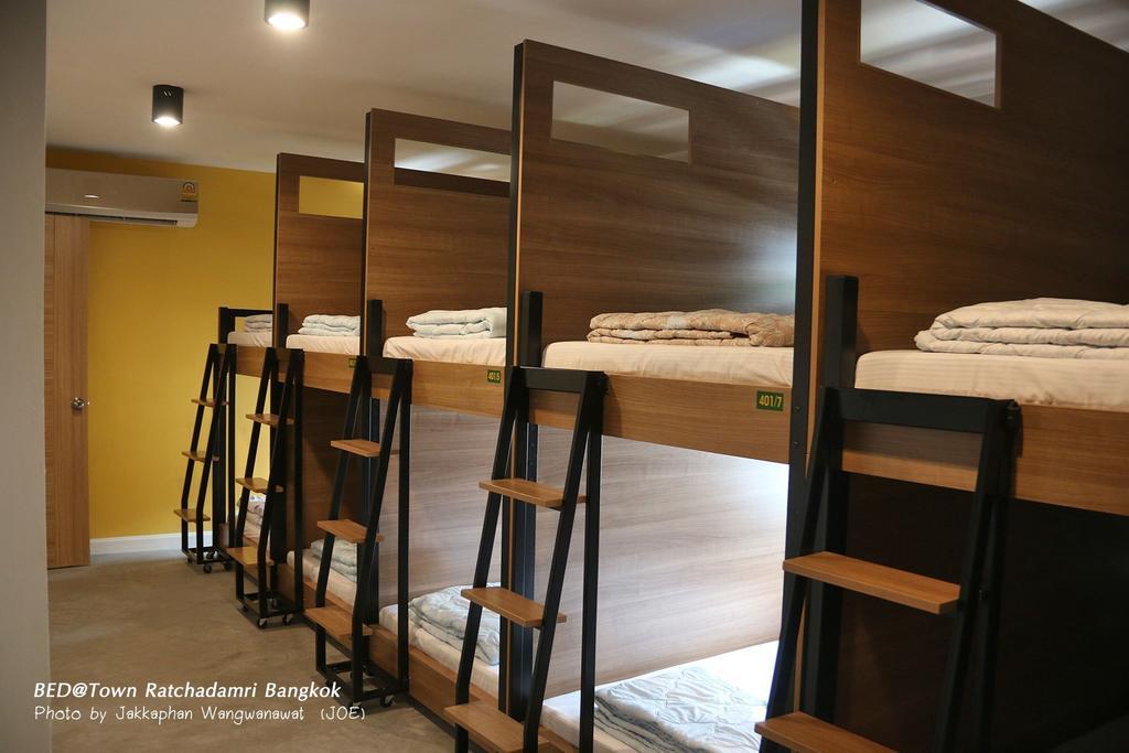 Bed@Town Hostel Bangkok Exterior photo